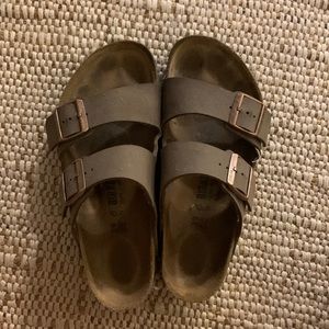 Birkenstock Arizona sandals like new!